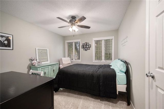 1209 NW HAWK CREEK Drive, Blue Springs, MO 64015