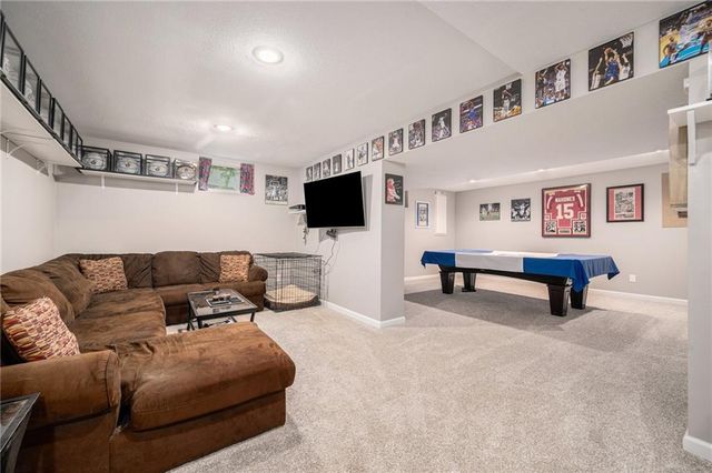 1209 NW HAWK CREEK Drive, Blue Springs, MO 64015