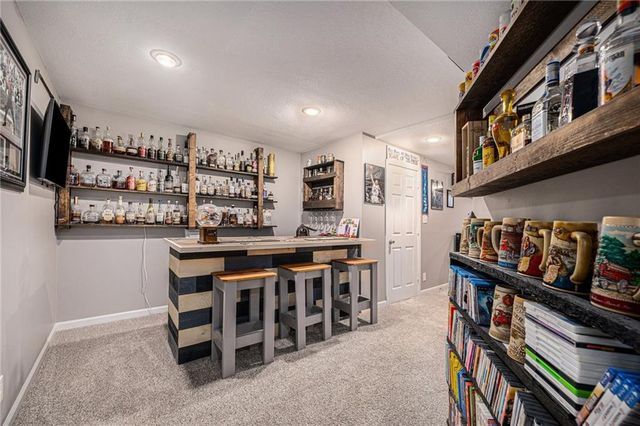 1209 NW HAWK CREEK Drive, Blue Springs, MO 64015