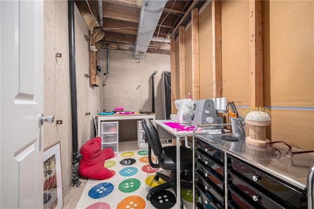 1209 NW HAWK CREEK Drive, Blue Springs, MO 64015