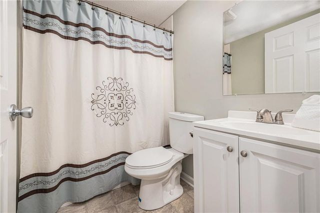 1209 NW HAWK CREEK Drive, Blue Springs, MO 64015