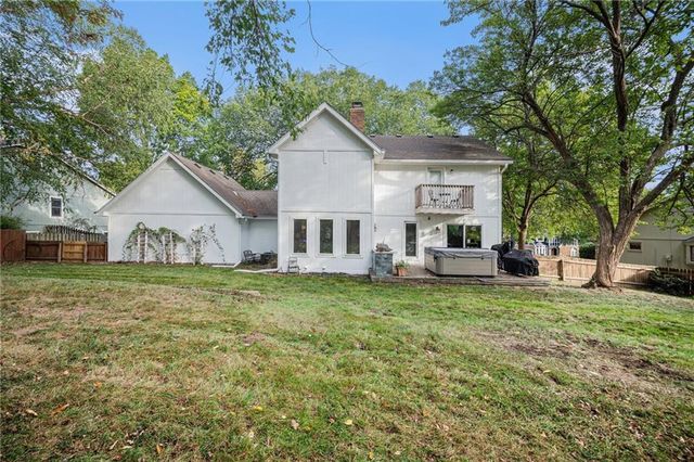 1209 NW HAWK CREEK Drive, Blue Springs, MO 64015