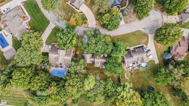 1209 NW HAWK CREEK Drive, Blue Springs, MO 64015