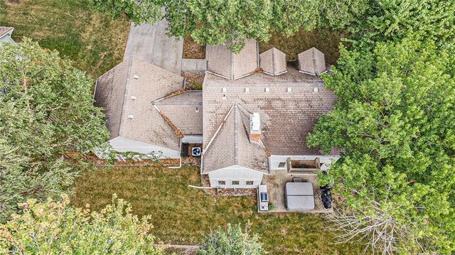 1209 NW HAWK CREEK Drive, Blue Springs, MO 64015