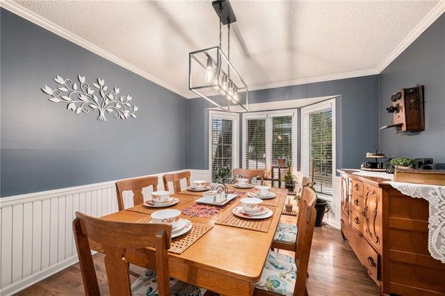 1209 NW HAWK CREEK Drive, Blue Springs, MO 64015