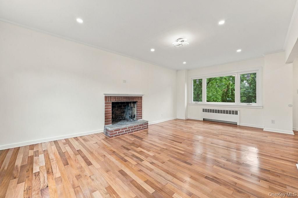 84 Middle Neck Road, Roslyn, NY 11576 — photo 5