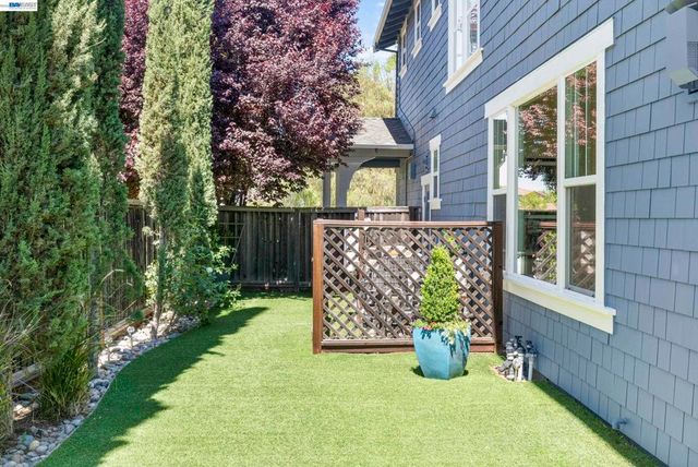 5329 Flagg Lane, Livermore, CA 94550