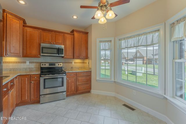 160 Genesis Ave, Crossville, TN 38571