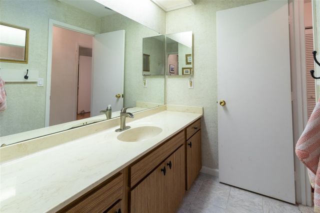 4660 LA JOLLA DRIVE, Bradenton, FL 34210