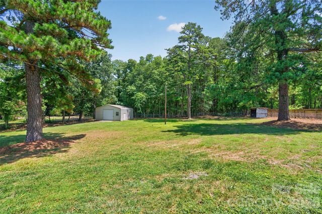 7040 Pear Tree Road, Charlotte, NC 28216