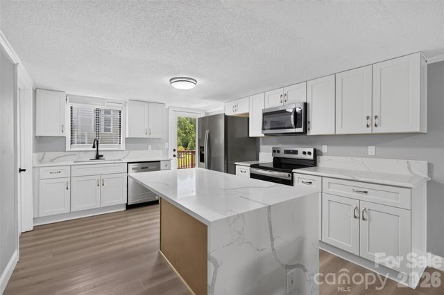 7040 Pear Tree Road, Charlotte, NC 28216