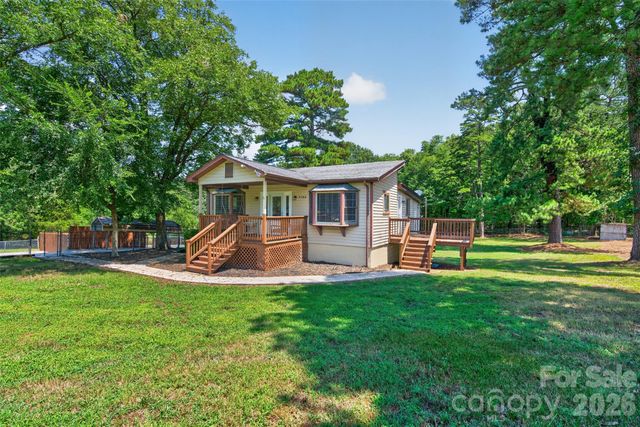 7040 Pear Tree Road, Charlotte, NC 28216