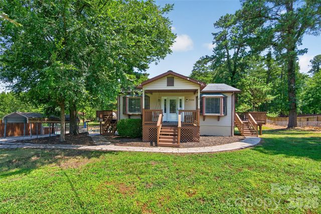 7040 Pear Tree Road, Charlotte, NC 28216