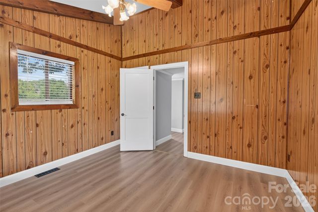 7040 Pear Tree Road, Charlotte, NC 28216