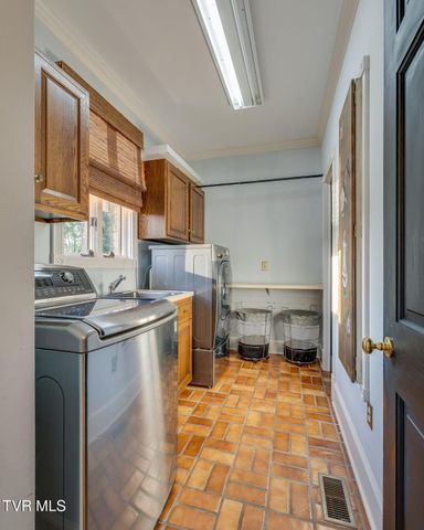 704 Chippendale Road, Kingsport, TN 37660