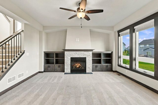 8212 198th Street W, Lakeville, MN 55044