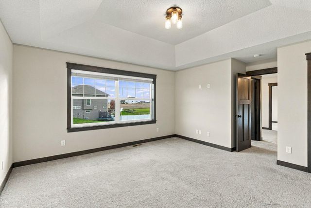 8212 198th Street W, Lakeville, MN 55044