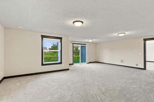 8212 198th Street W, Lakeville, MN 55044