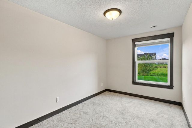 8212 198th Street W, Lakeville, MN 55044
