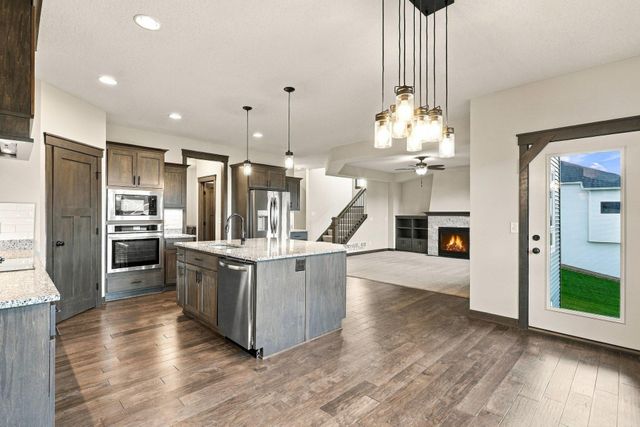 8212 198th Street W, Lakeville, MN 55044