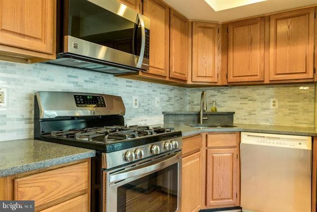 3722 FARMLAND DR, Fairfax, VA 22033