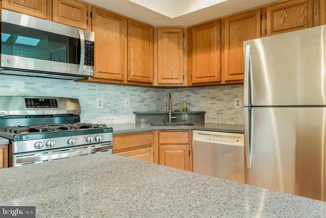 3722 FARMLAND DR, Fairfax, VA 22033