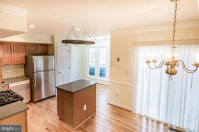 3722 FARMLAND DR, Fairfax, VA 22033