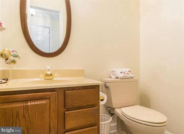 3722 FARMLAND DR, Fairfax, VA 22033