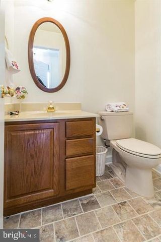 3722 FARMLAND DR, Fairfax, VA 22033