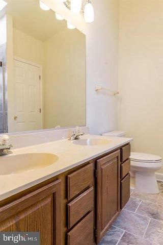 3722 FARMLAND DR, Fairfax, VA 22033