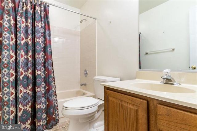3722 FARMLAND DR, Fairfax, VA 22033