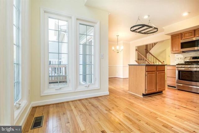 3722 FARMLAND DR, Fairfax, VA 22033