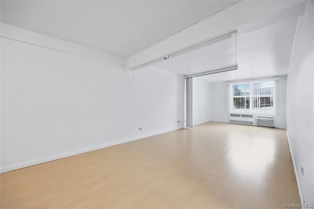 142-05 Roosevelt Avenue 331, Flushing, NY 11354