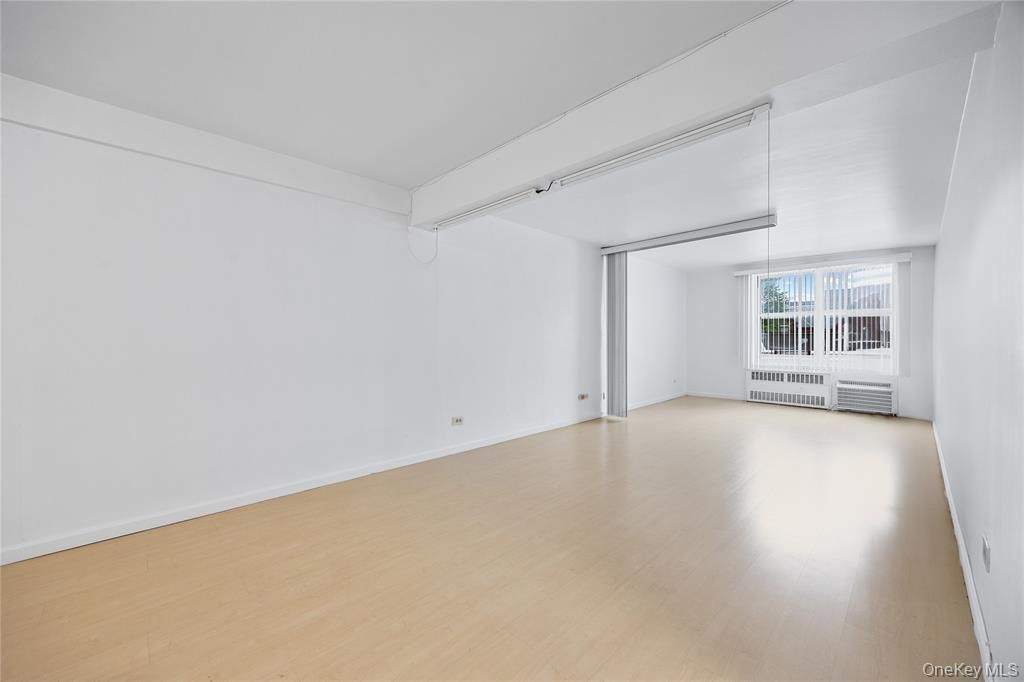 142-05 Roosevelt Avenue 331, Flushing, NY 11354 — photo 4
