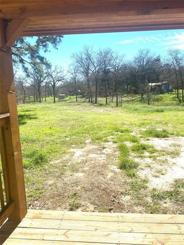 137 Road Runner LN, Bastrop, TX 78602