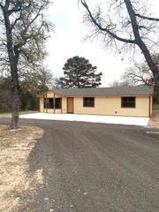 137 Road Runner LN, Bastrop, TX 78602