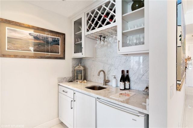 615 DREAM ISLAND ROAD 107, Longboat Key, FL 34228