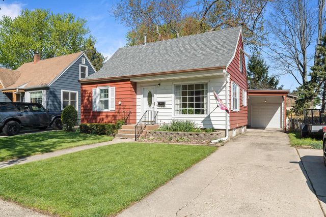 1205 Barnes STREET, Delavan, WI 53115
