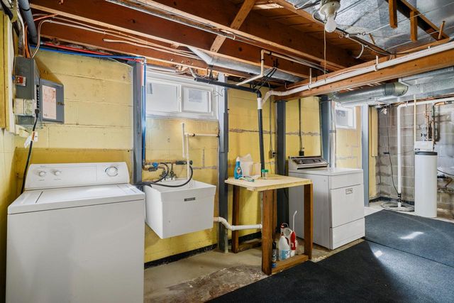1205 Barnes STREET, Delavan, WI 53115