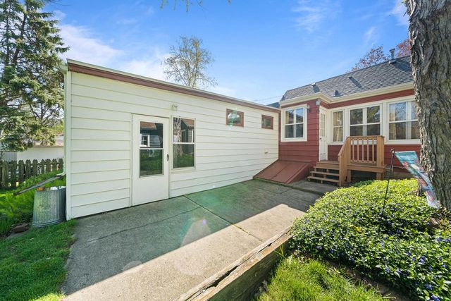 1205 Barnes STREET, Delavan, WI 53115