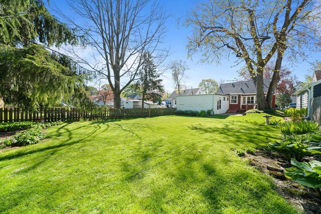 1205 Barnes STREET, Delavan, WI 53115