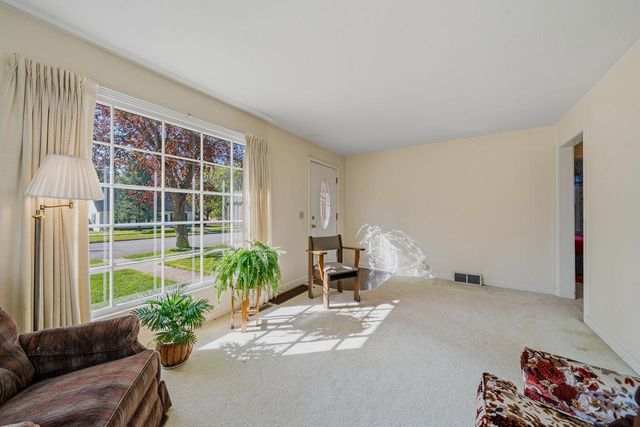 1205 Barnes STREET, Delavan, WI 53115