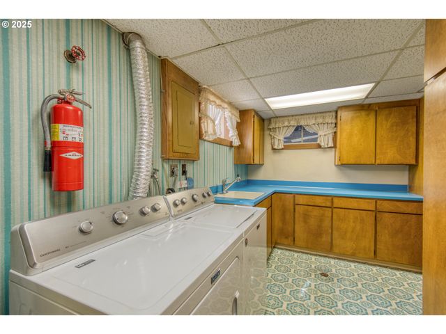 4828 Ne GOING St, Portland, OR 97218