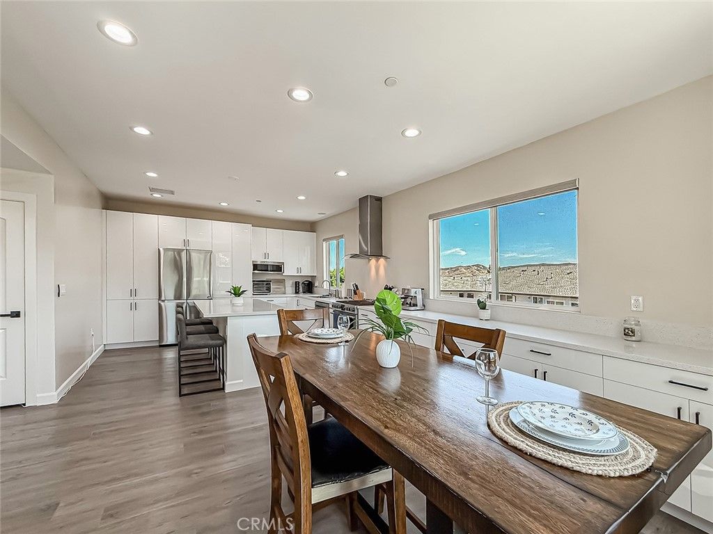 Image 17 of property listing at 946 Warwick, Thousand Oaks, CA 91360