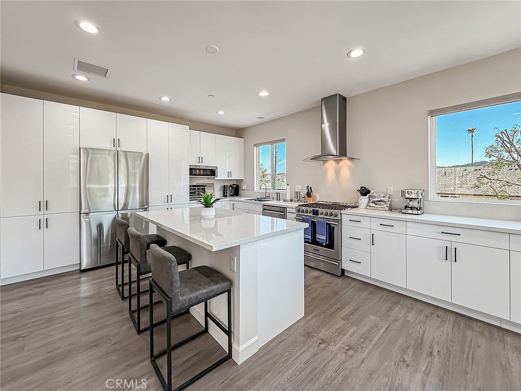 Image 18 of property listing at 946 Warwick, Thousand Oaks, CA 91360