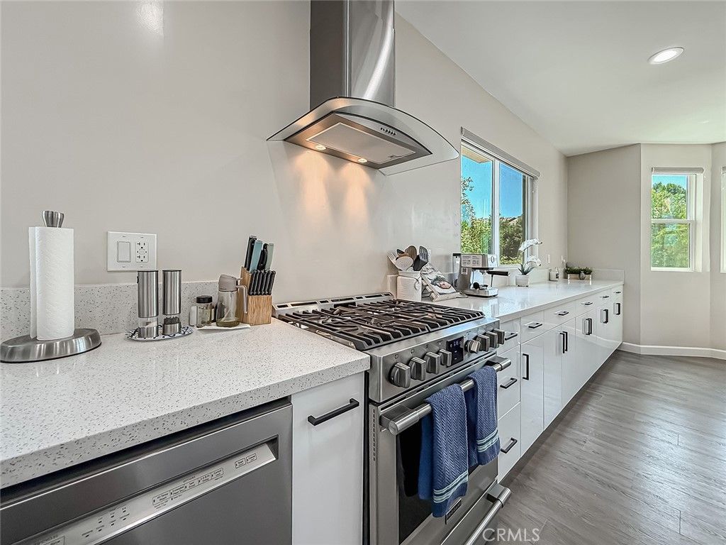 Image 24 of property listing at 946 Warwick, Thousand Oaks, CA 91360