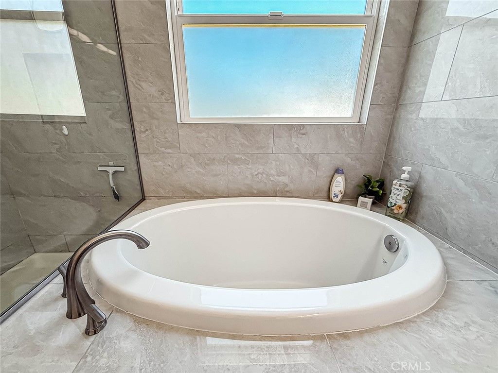 Image 46 of property listing at 946 Warwick, Thousand Oaks, CA 91360