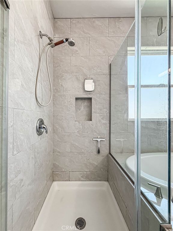 Image 47 of property listing at 946 Warwick, Thousand Oaks, CA 91360