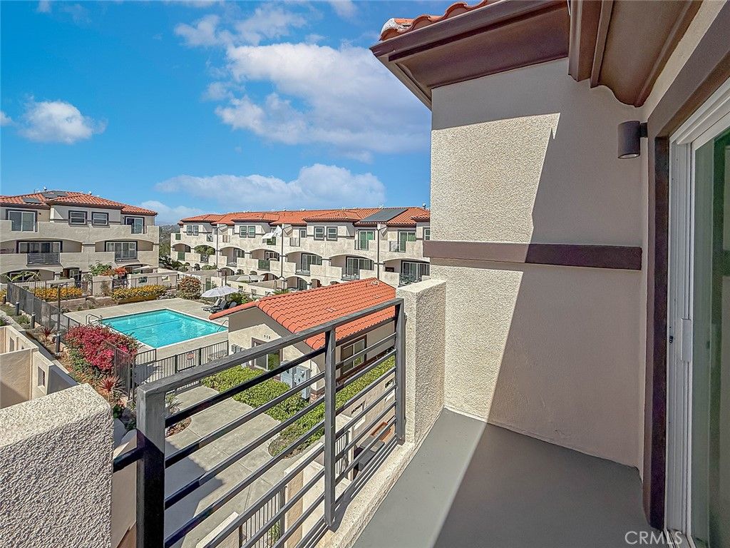 Image 50 of property listing at 946 Warwick, Thousand Oaks, CA 91360