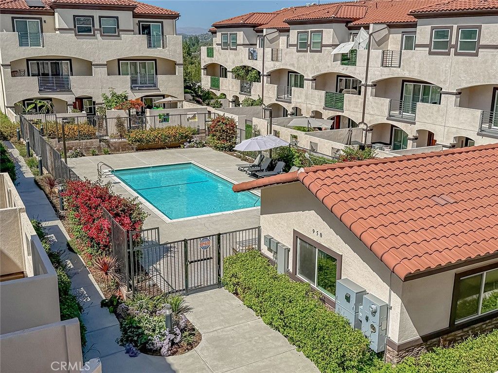 Image 52 of property listing at 946 Warwick, Thousand Oaks, CA 91360